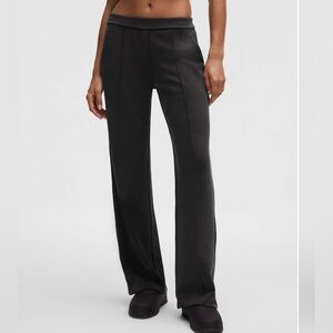 NWT Lululemon Softstreme Pintuck Mid-rise Pants Regular Size S